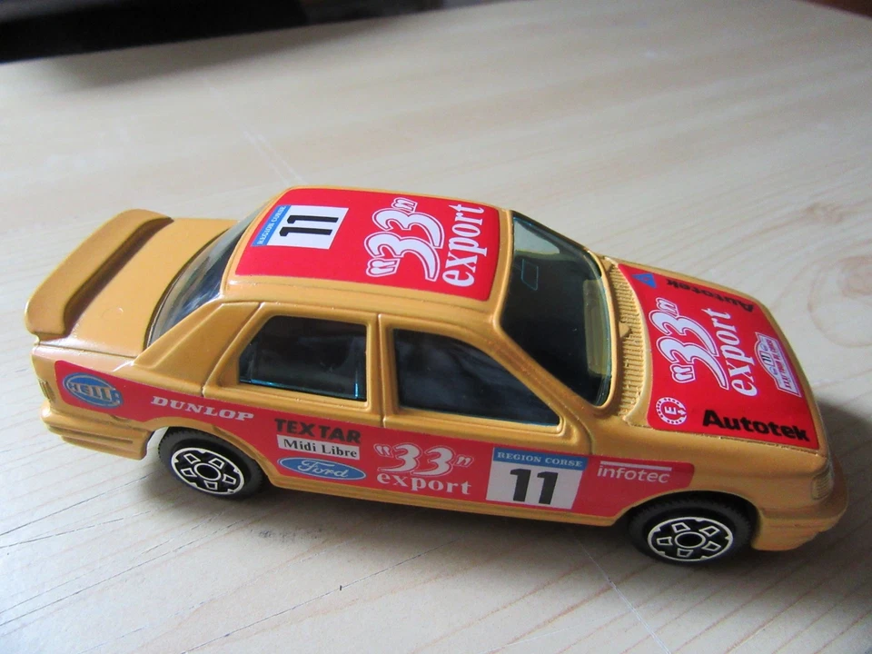 Modellismo statico - 1/43 -Burago   FORD  SIERRA - Immagine 2 di 4