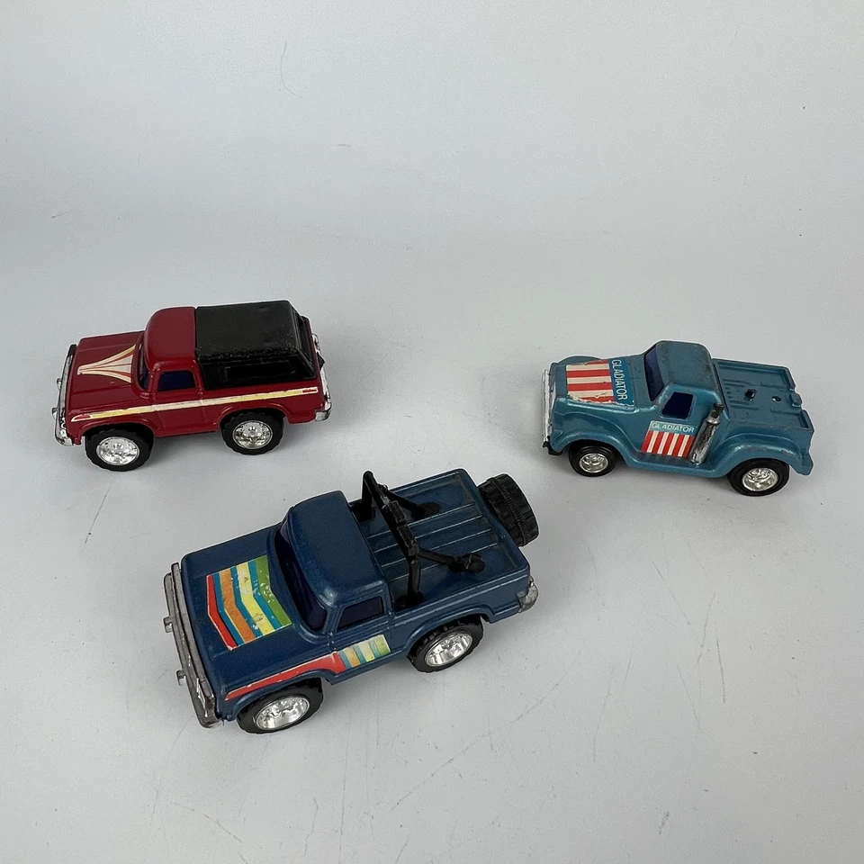 Camiones de fricción Arco vintage - Lote de 3 (gladiador, blazer y camioneta) Foto 2 de 3