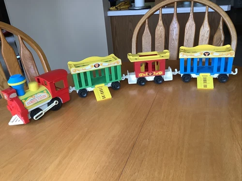 Vintage Fisher*Price Circus TRAIN 991 plus Three Train Cars