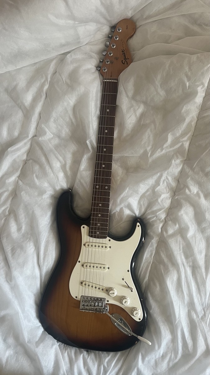 【中古】Squier Affinity Stratocaster 1999 Squier Affinity Stratocaster - Sunburst | eBay UK