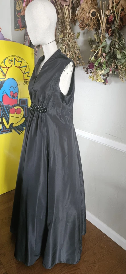 Vintage 1970s Vintage Plus Size A Line Black Dress As Is - Image 3 of 4