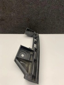 VW CADDY III Furgon 2KA, 2KH, 2CA, 2CH Stoßstangenhalter vorne rechts 31731337