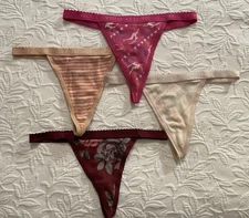 Vintage Victoria Secret V String thong Lot X 4 size XS cotton with logo band