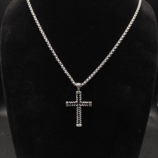 David Yurman 925 Sterling Silver Chevron Cross Pendant Box Chain Necklace