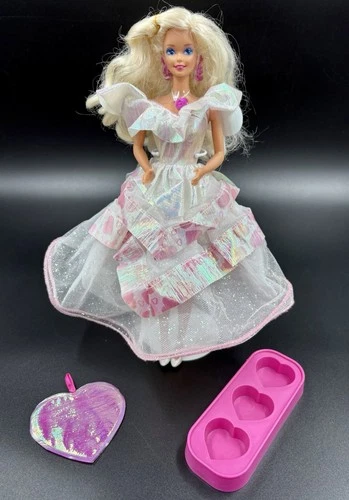 New ListingVintage 1992 Secret Hearts Barbie Doll #7902 Heart Pouch Tray Jewelry Shoes Read