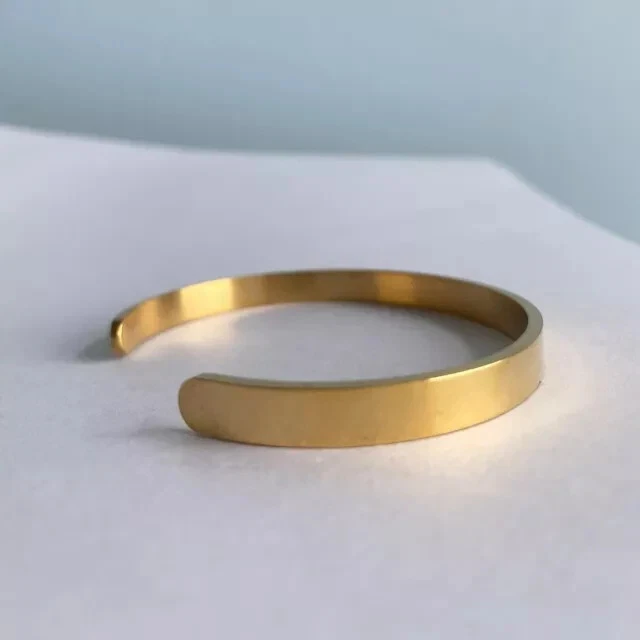 Brazalete brazalete abierto de plata 925 pulido alto para hombre enchapado en oro amarillo de 14K Foto 2 de 3