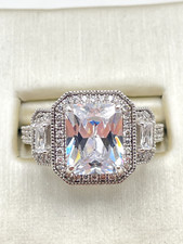 STERLING SILVER 925 WHITE GEMSTONE 2.5mm BAND SIZE 8 RING 6.1g