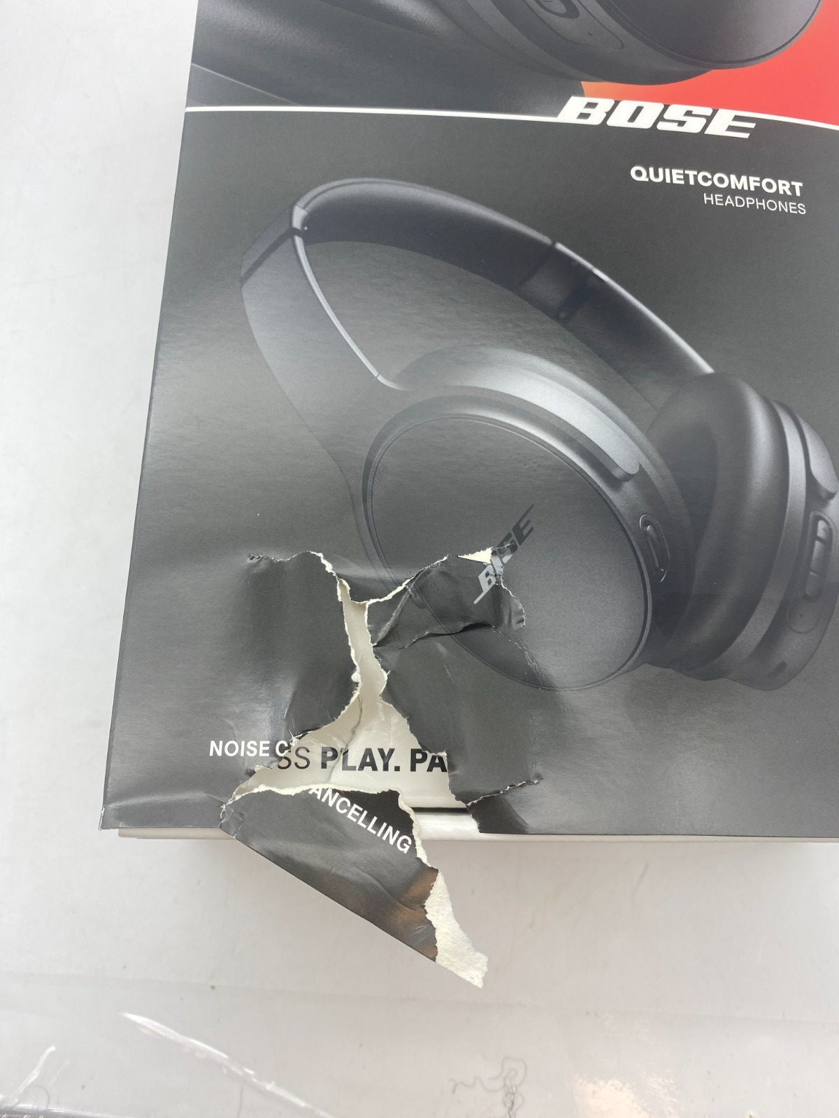 NEW - Bose QuietComfort Headphones Black - Damaged box-image
