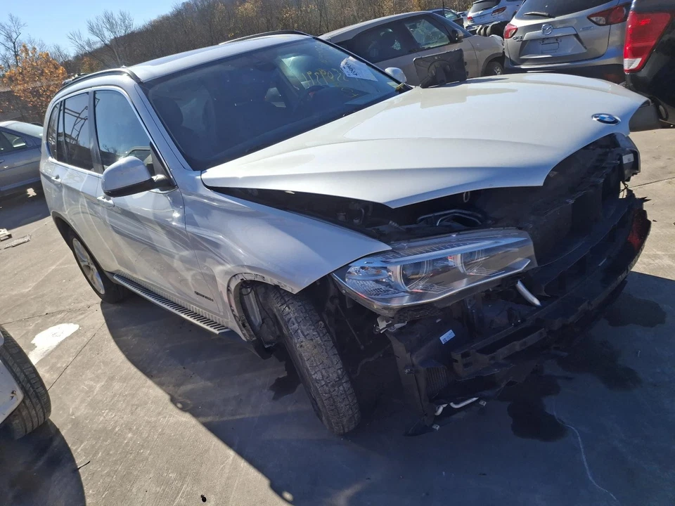 Espejo retrovisor derecho usado se adapta a: BMW X5 2016 memoria térmica eléctrica con atenuación automática Foto 4 de 4