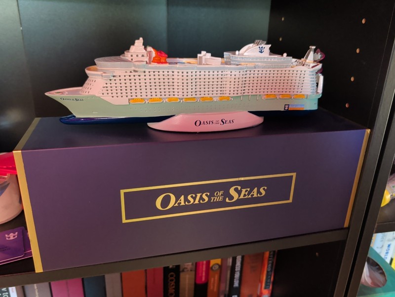 Royal Caribbean Oasis Of The Seas Official Licensed Ship Model