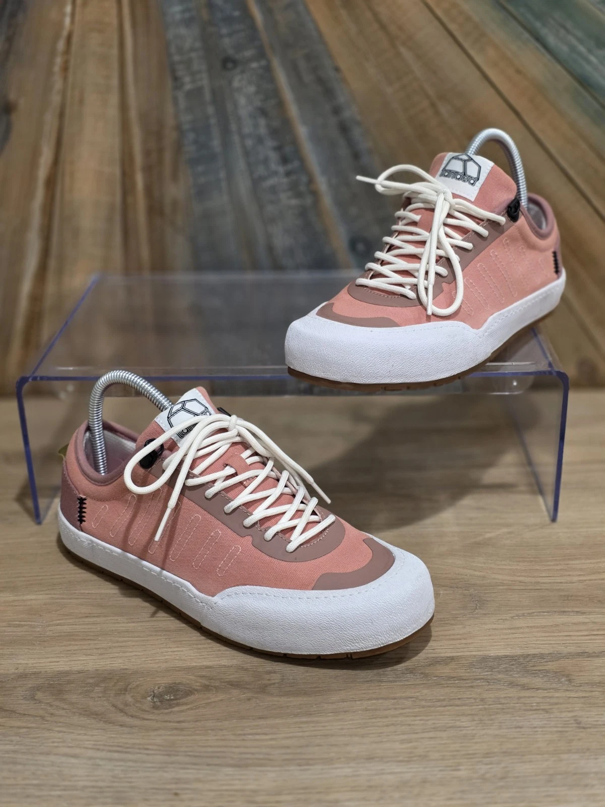 Landed Overlook Sneakers Coral Pink Sands Womens 8.5 Mens 7 Comfort Retail $125
