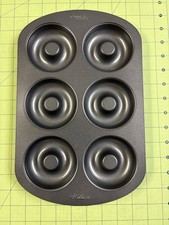 Wilton Donut/Beignet Non-Stick Baking Pan, 6-Cavity, VGC