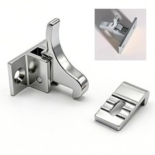 Sicherer Türschnäpper mit Winkelhebel für Schrank und Fenster in Silberoptik