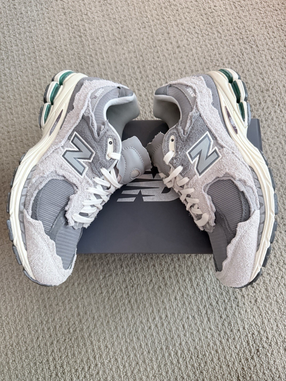 New Balance 2002R Size 9 *Excellent Condition* - Protection Pack Rain Cloud image 5