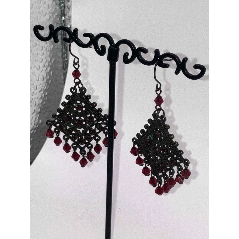 Pendientes colgantes de cristal rojo boho y bronce de 2,25 pulgadas!  Foto 3 de 4