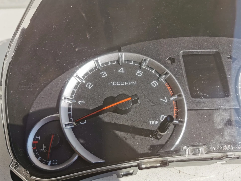 Grupo de instrumentos Suzuki Swift MK3 1.2 gasolina - 34110 68LC4 Speedo - 3411068LC4 Foto 2 de 4