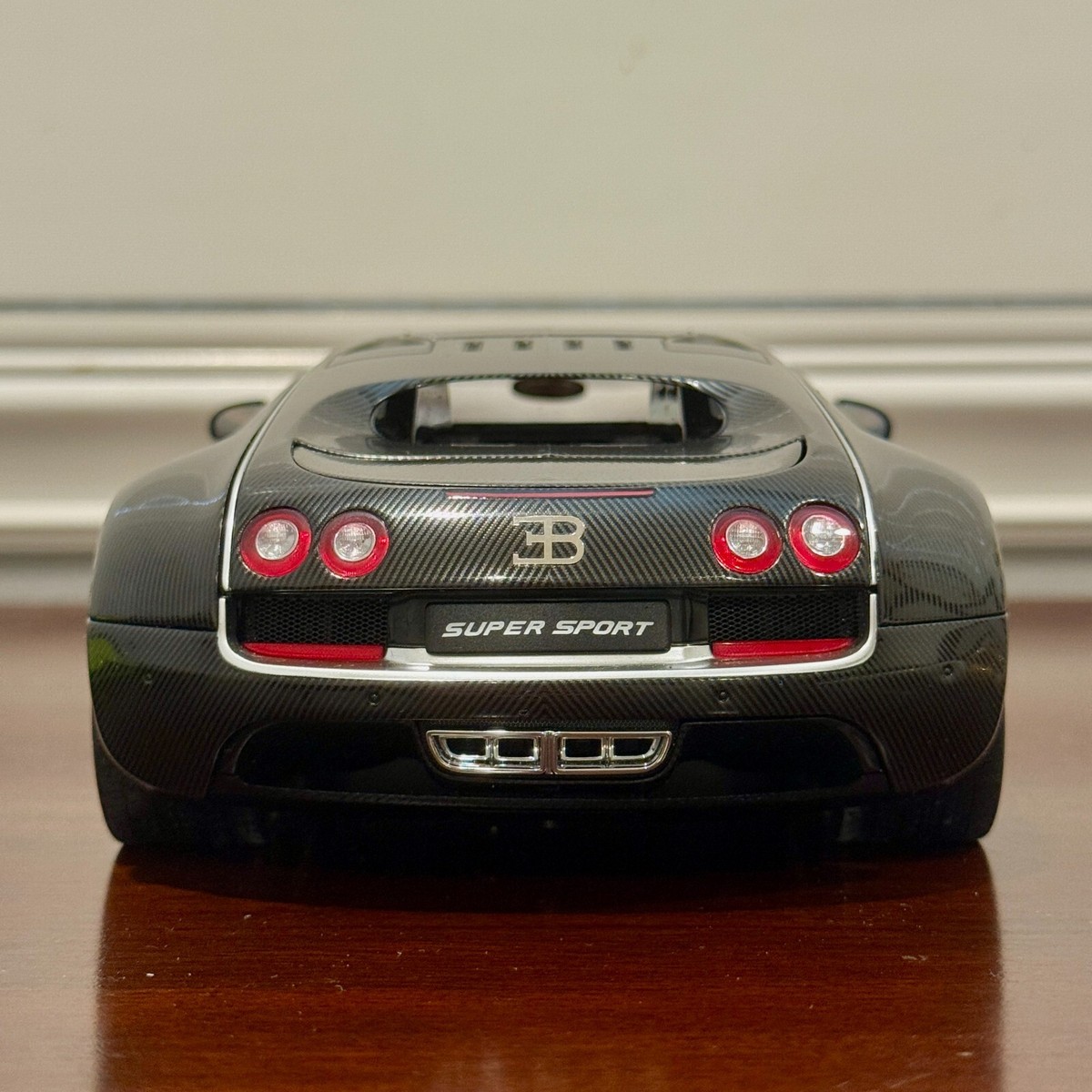 AUTOart Signature Bugatti Veyron Carbon Super Sport 1/18 Scale