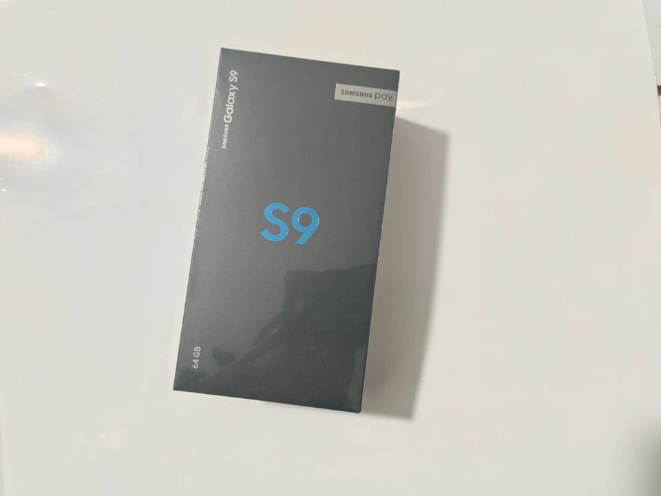 New Sealed Samsung Galaxy S9 64GB Fully Unlocked G960U(USA)/960F(Global) 5.8'' - Image 3 of 4
