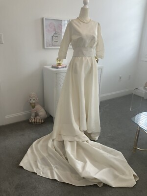 ivory silk taffeta wedding dress Classic Vintage Early 50's Ivory Taffeta Boat Neck Wedding Dress w Train!  XS