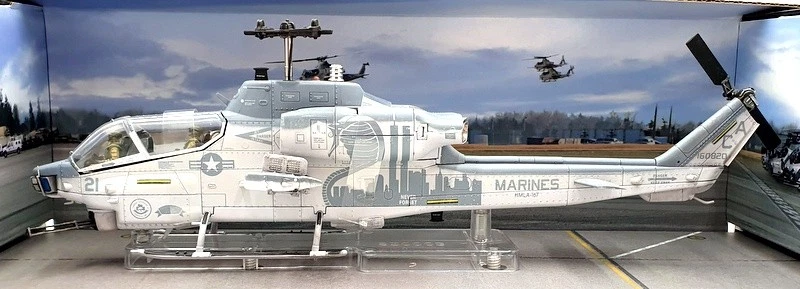 Forces Of Valor 1/48 Scale FOV-820004A-2 - USMC AH-1W Whiskey Cobra Helicopter - Bild 2 von 4