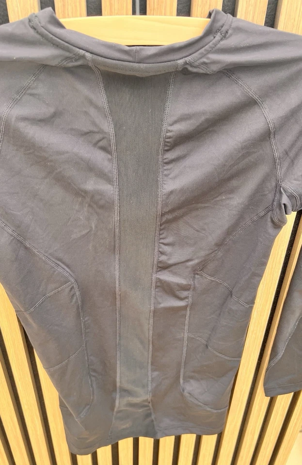 Elite Athlete, Compression 2XU, Long Sleeve Top In Medium & Tights In Small - Image 2 of 4