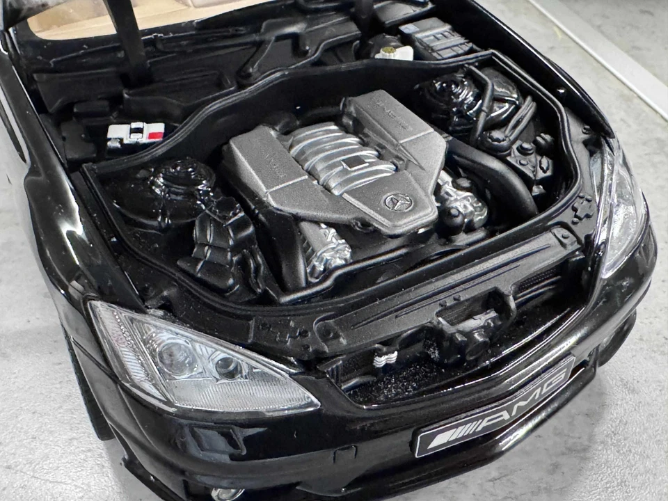 Tipo de coche 1:18 Mercedes Benz S63 AMG, negro - Imagen 4 de 4