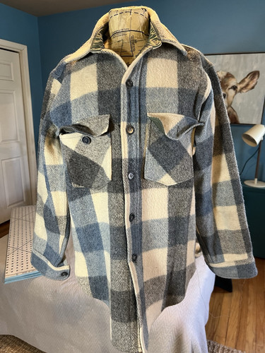 Vintage Woolrich Shacket. Blue/grey. Button down. Men’s.