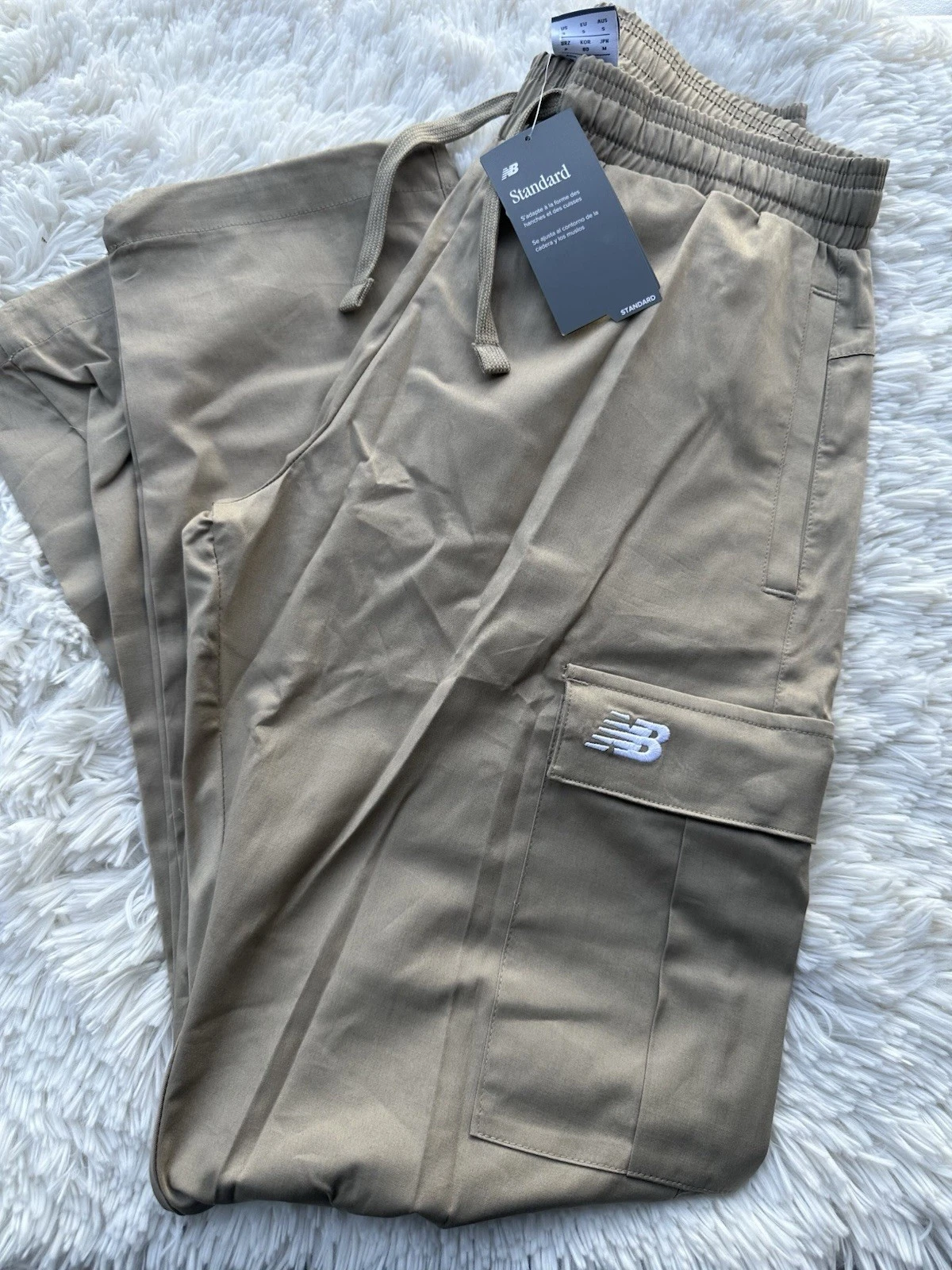 New Balance Men's Khaki Cargo Pants Size Medium
Opens in a new window or tab