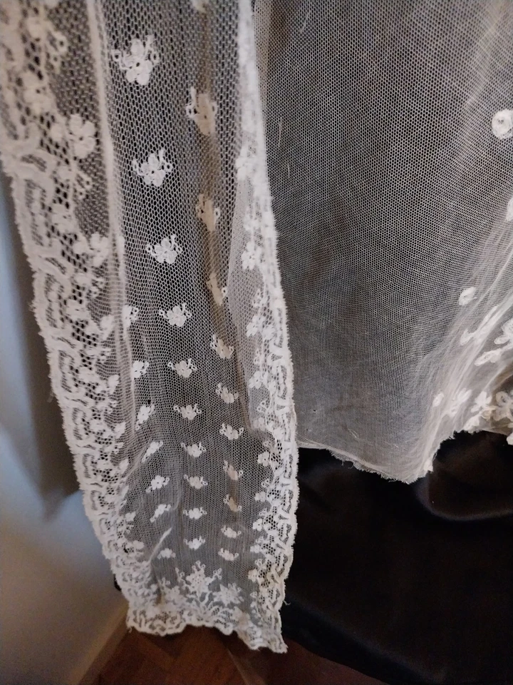 Lot ancien de 4 dentelle tulle brodé. Dimensions dans le descriptif  - Photo 2/4