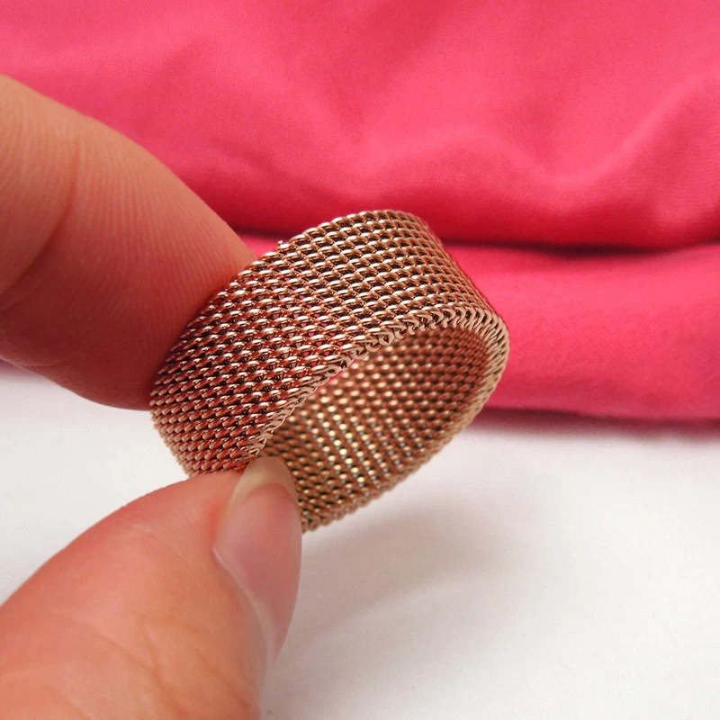 Banda de cinturón de malla rellena de oro rosa para hombre y mujer anillo de acero de titanio talla 6/7/8/9/10 Foto 4 de 4