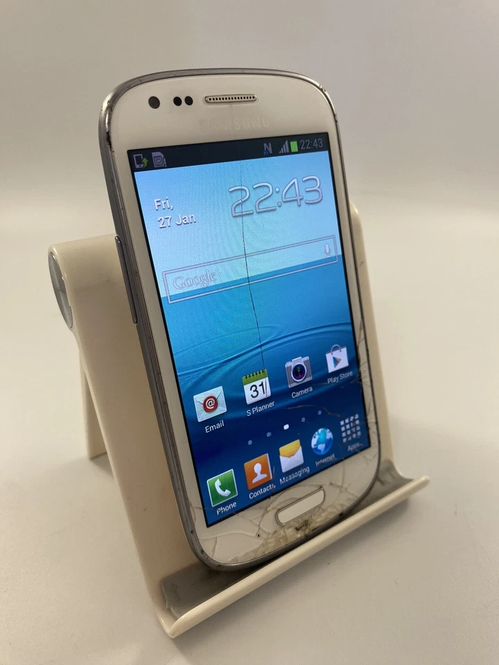 Samsung Galaxy S3 Mini White EE Network 8GB 4.0" 5MP Android Smartphone Cracked - Image 4 of 4