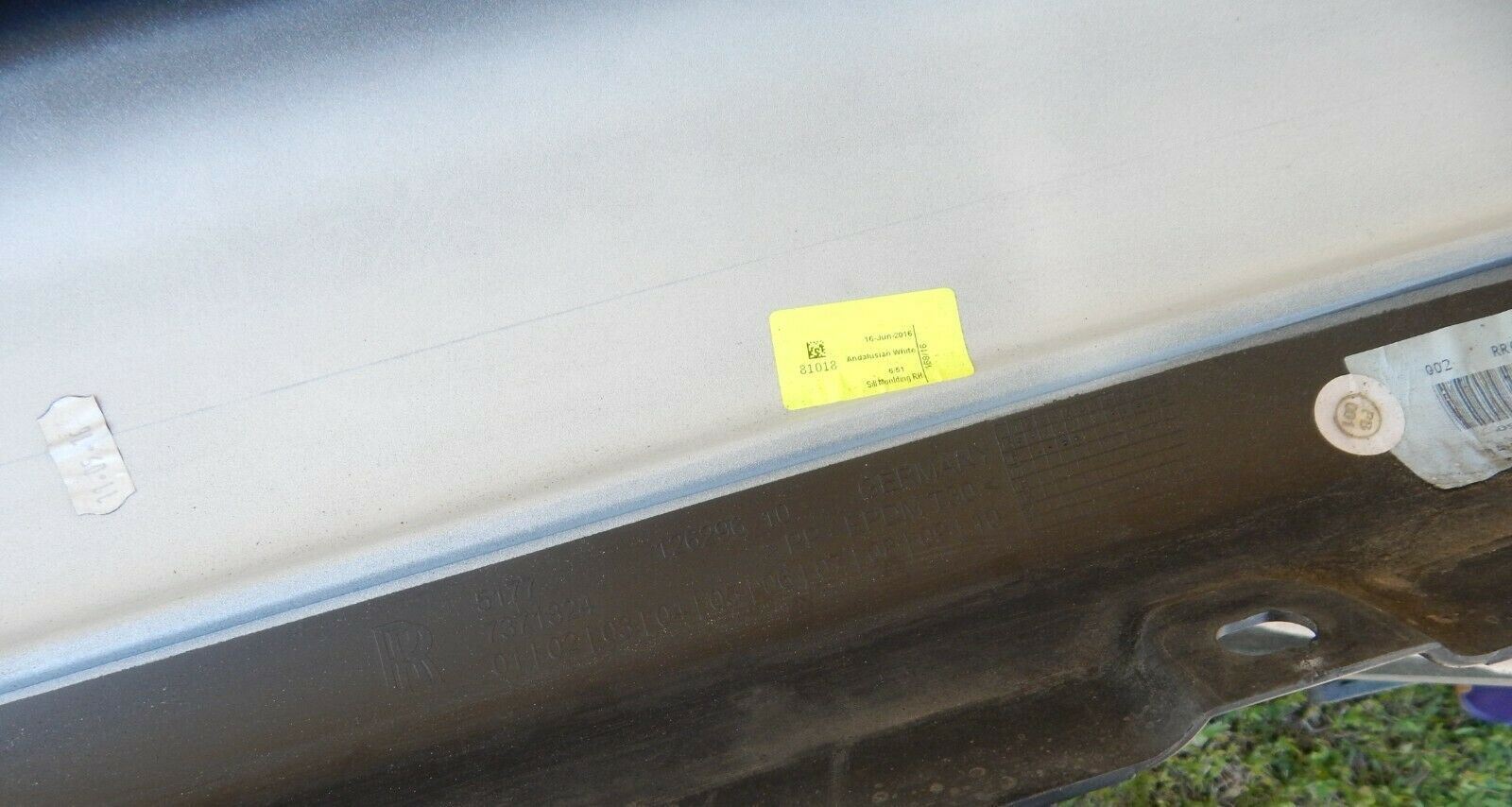 OEM 2016 ROLLS ROYCE DAWN WHITE RIGHT ROCKER PANEL TRIM SKIRT COVER 51777371324