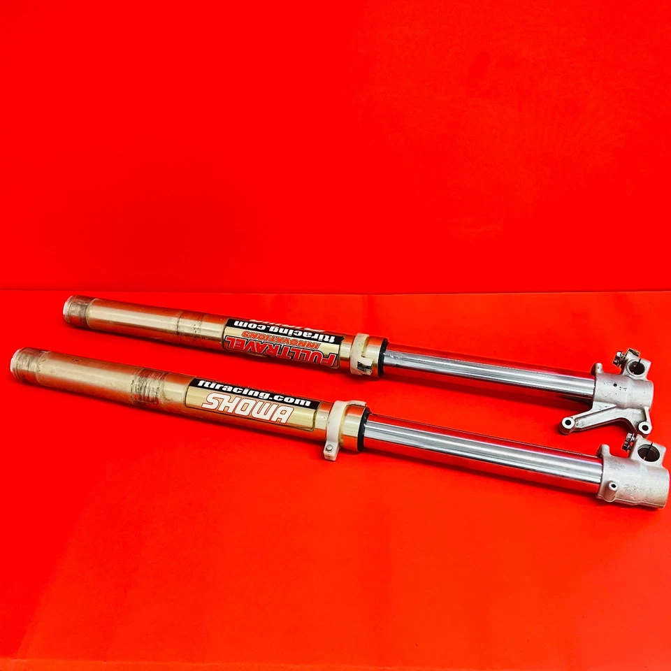 RM250 GARFOS AMORTECEDORES DIANTEIROS SUSPENSÃO ORIGINAL DO FABRICANTE SUZUKI RM 250 (1996-2000) - Imagem 2 de 4