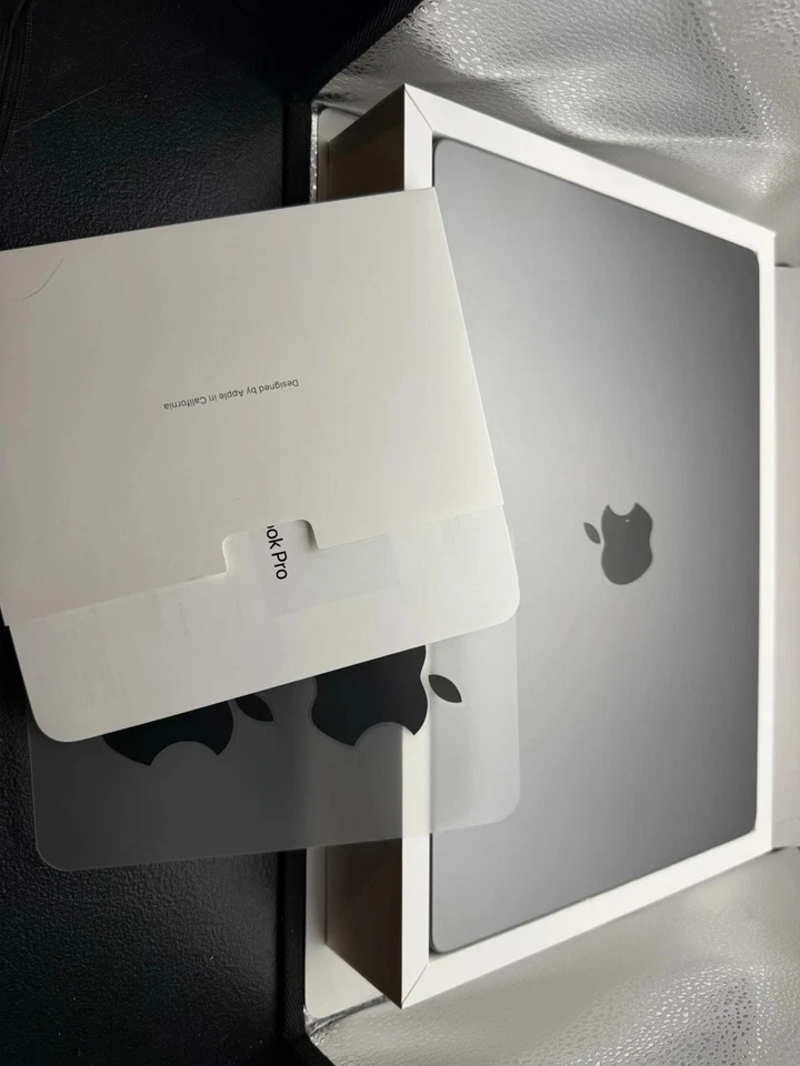 Apple MacBook Pro 14" 2021 M1 Pro GPU 16GB RAM 512GB SSD - Image 2 of 4