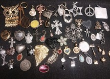 Costume Jewelry Necklace Pendant Lot Assortment 50 Pieces