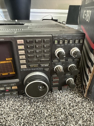 ICOM IC-781 Ham Radio Transceiver With Antenna Tuner - Zdjęcie 8 z 12