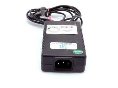 CWT Channel Well Technology PAA030B 5V 6A 30W AC Adapter Ladegerät PSU Netzteil