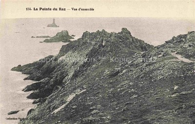 Pointe du Raz 29 QUIMPER Finistere Klippen Leuchtturm Meer Felsen Kueste Halbins