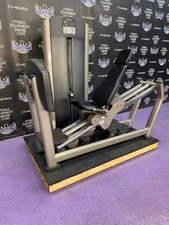 Life Fitness Signature Series Seated Leg Press w400 lb. Stack