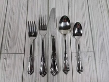 W.M Dalton by Oneida Briarwood 5 piece Place Setting Stainless USA