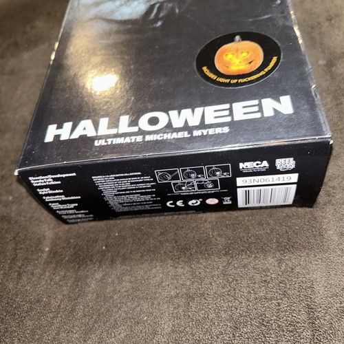 NECA Halloween: Ultimate Michael Myers. new bag2 - Picture 3 of 8