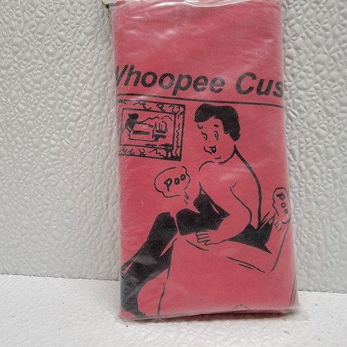 Retro Whoopee Cushion - New! 2010 M.T.I. Practical Joke Fart Gag Gift - Picture 3 of 6