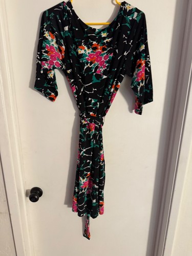 Women NWT "Leota" blk/ multicolor,3/4 sleeves stretchy, dress. Size L - Picture 3 of 4