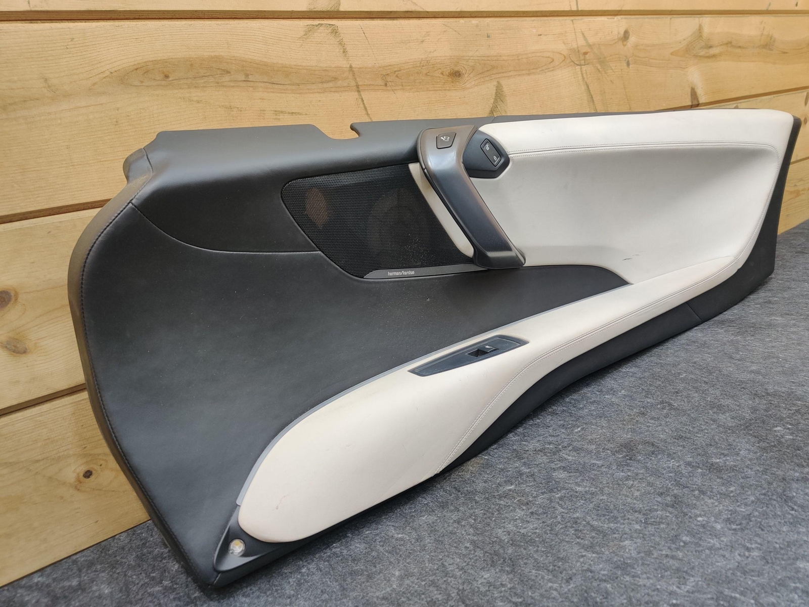 Right Passenger Side Door Trim NGEK Ivory White 51417407670 BMW i8 2014-19 NOTE