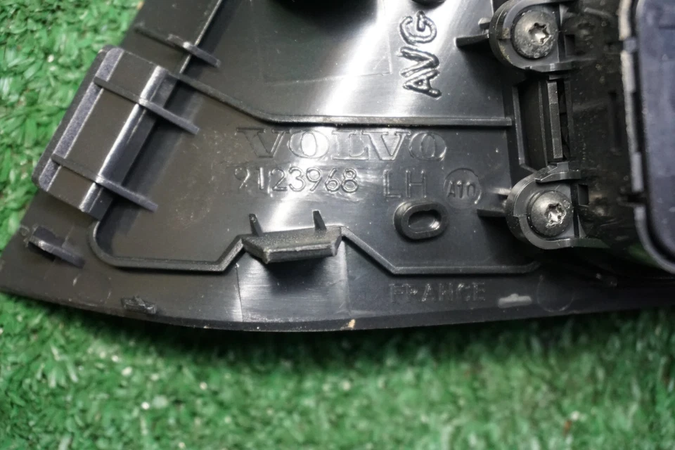 2011 VOLVO S60 RIGHT Window Switch OEM 9123968 - Image 4 of 4