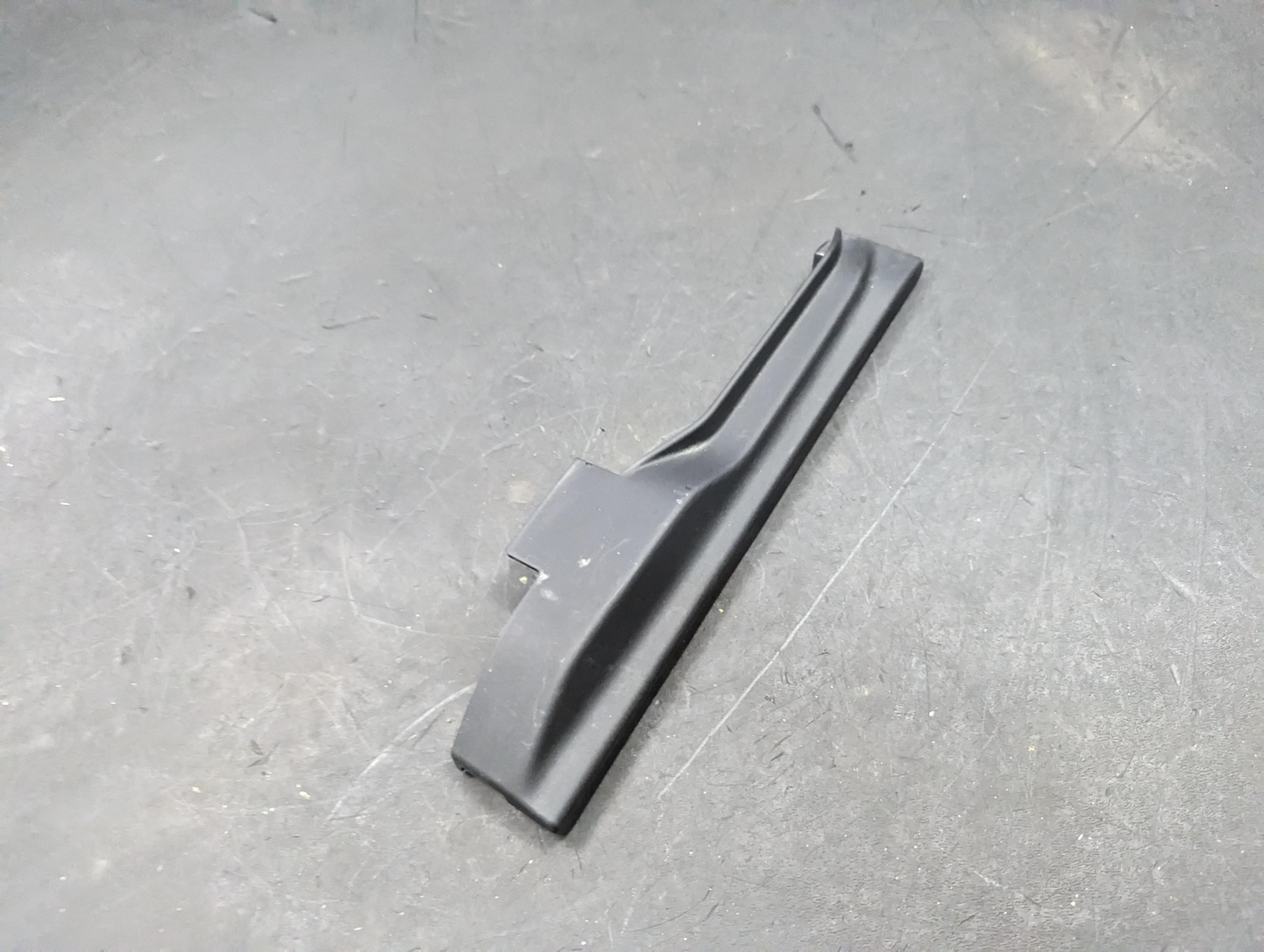 Front Right Seat Track Rail Outer Cover 2018 BMW X1 7314210 | eBay 