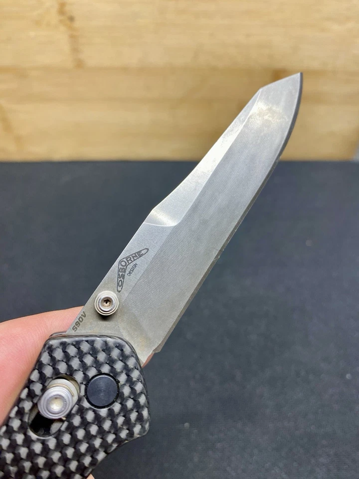 Benchmade-940-1 Osborne-Reverse Tanto-Carbon Fiber Handles-CPM S90V - Image 2 of 4