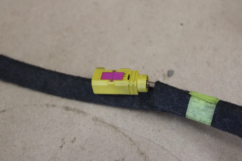 ANTENA SATELITAL DODGE CHRYSLER 200 15-17 OEM 5NU67LAUAC Foto 4 de 4