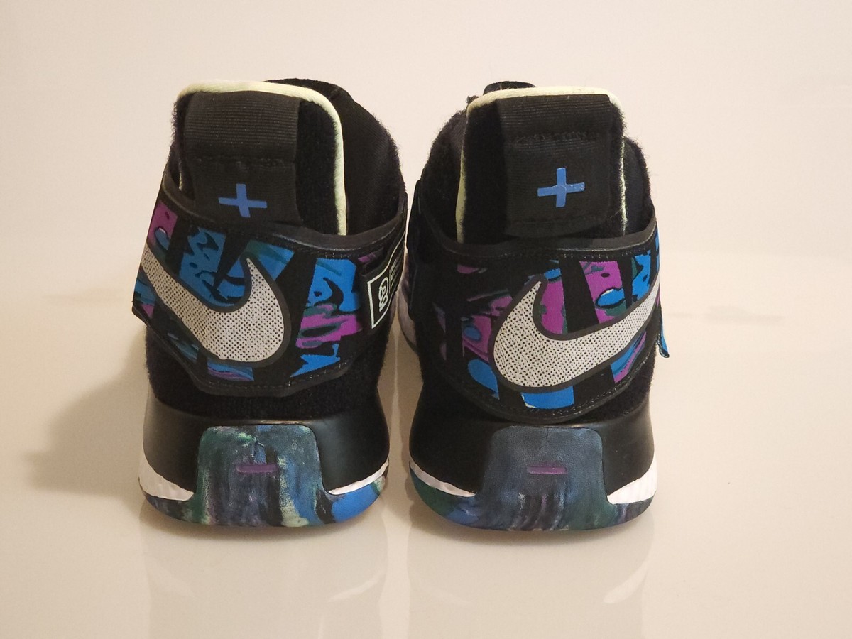 Nike Air Zoom UNVRS FlyEase Vivid Purple Basketball Sz 4 