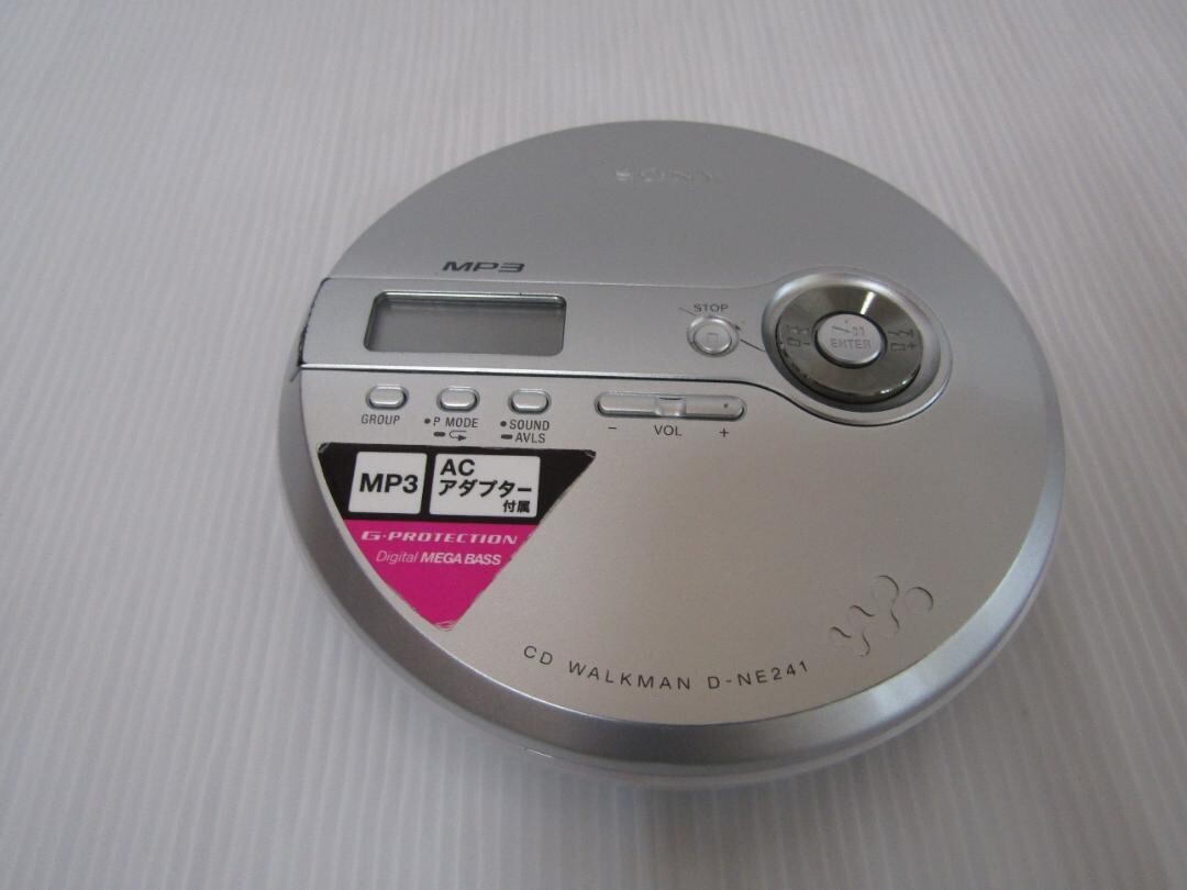 Sony Walkman D-NE241 Silver Portable Compact CD Player USED Sony Walkman D-NE241 Silver Portable Compact CD Player USED